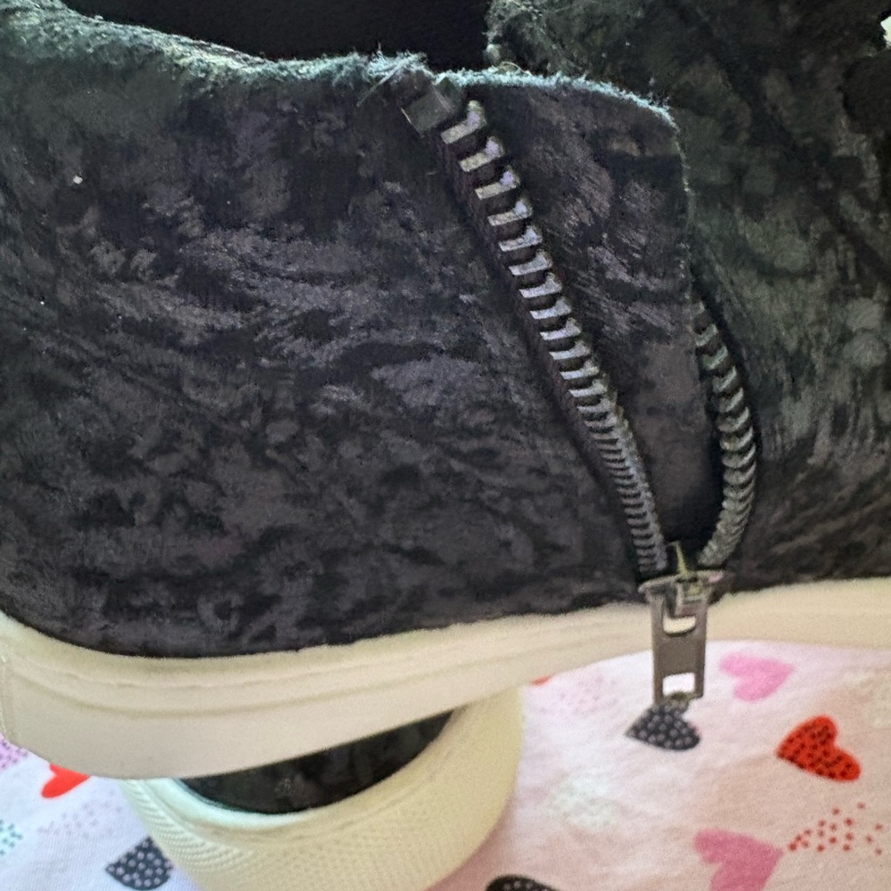 Velvet Textured Black Women's Sneakers